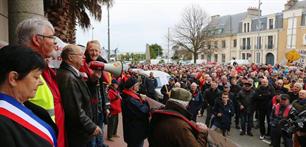 Sea bass - Recreational anglers demonstrate in France